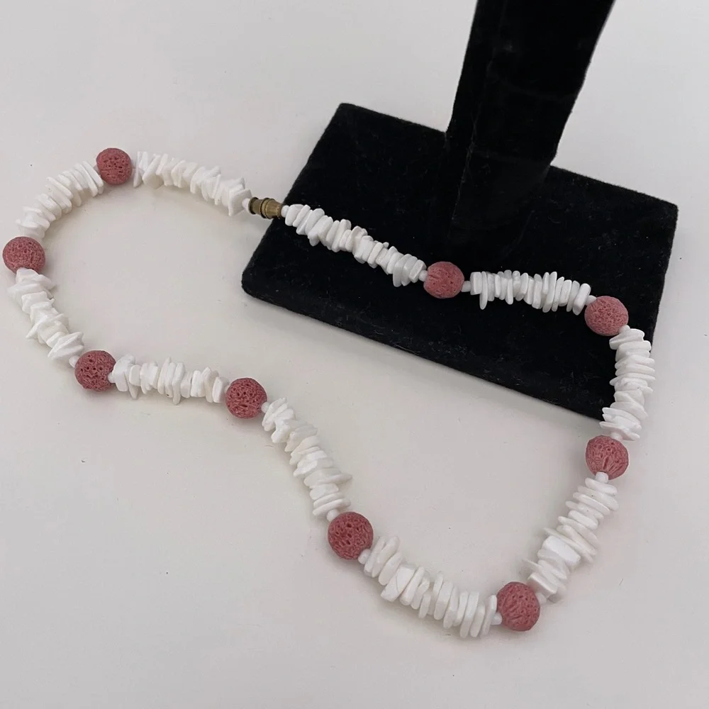 Vintage HAWAIIAN Real CORAL Puka Shell Mermaid Tropical Vacation Summer Necklace